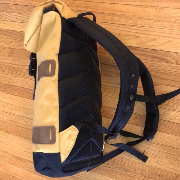 REI Handbags - REI seven points farm padded canvas backpack